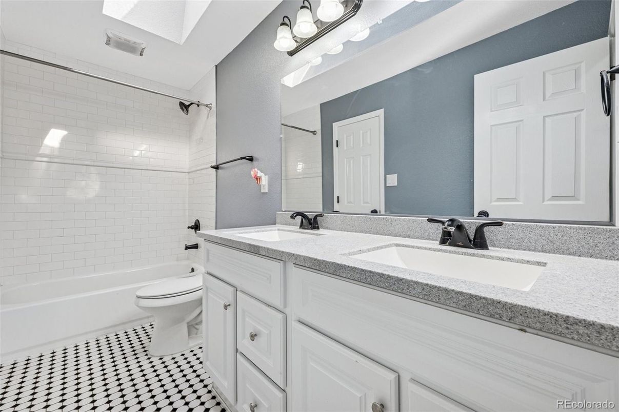 Bathroom, Dual Sink Vanities, Interior