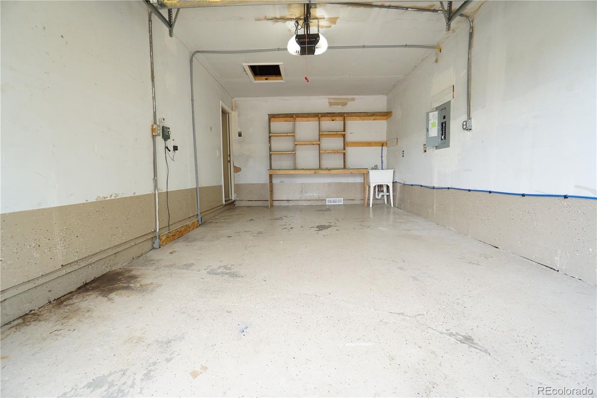 Garage, Interior