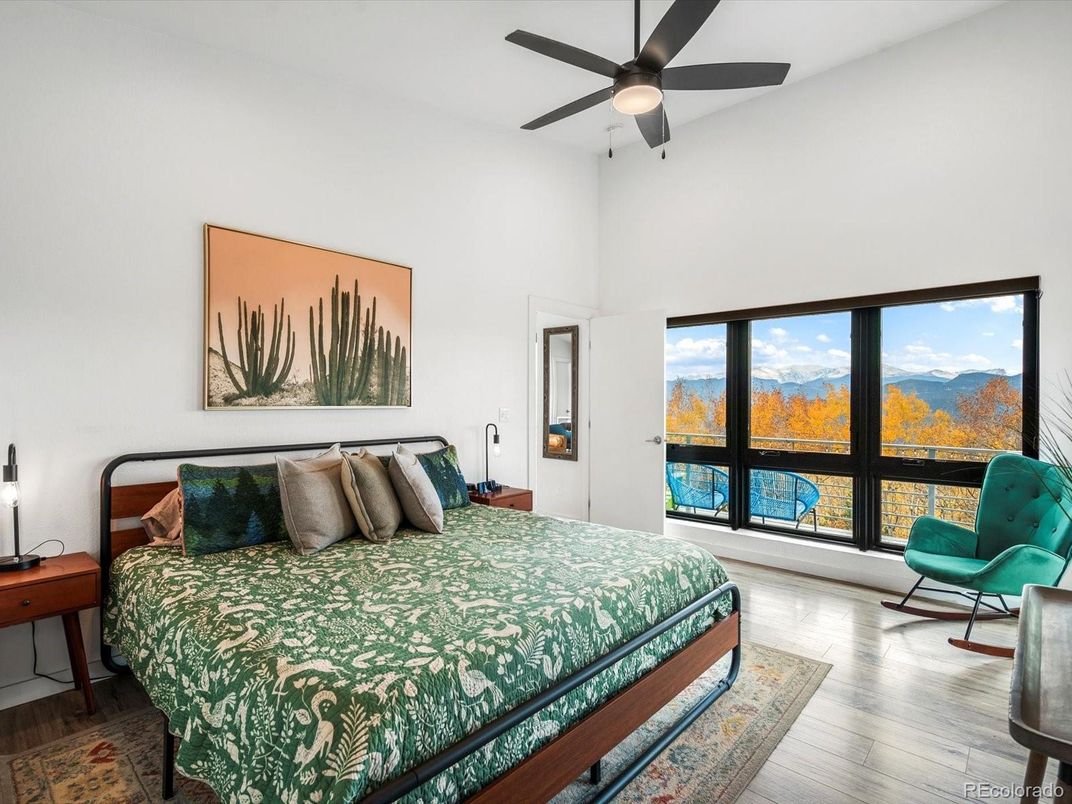 Bedroom, Interior, Water, Wood Texture Flooring