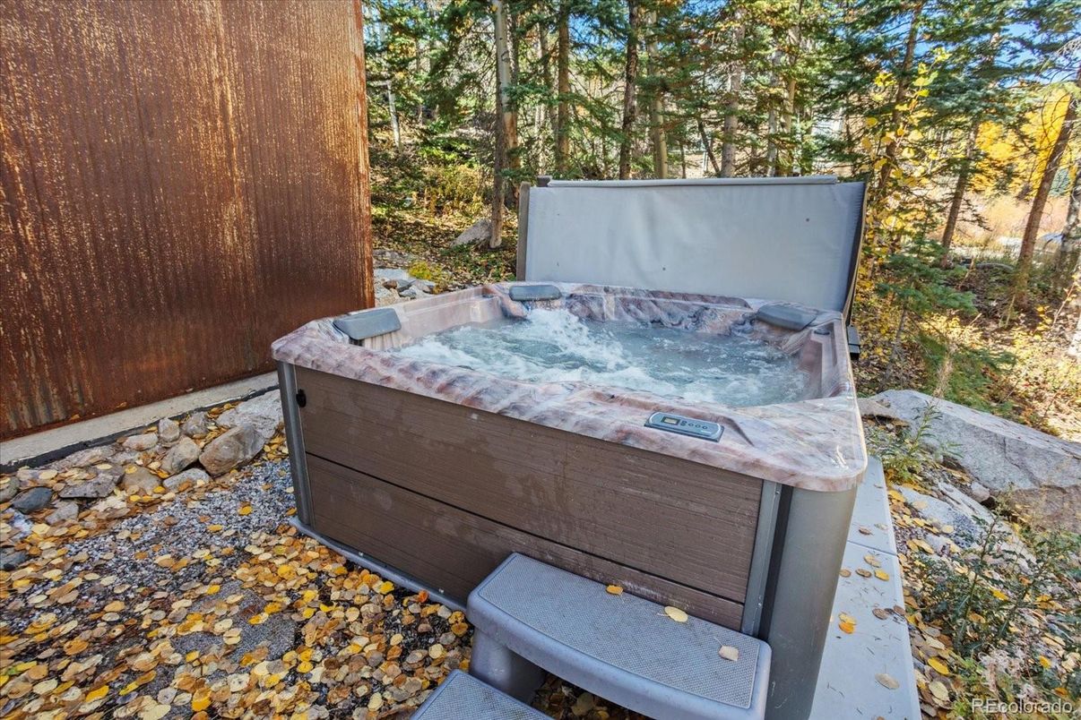 Exterior, Hot Tub