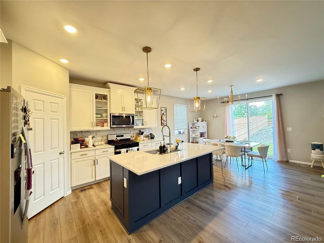 Dining room, Interior, Kitchen, Pendant Lights, Recessed Lighting, Wood Texture Flooring