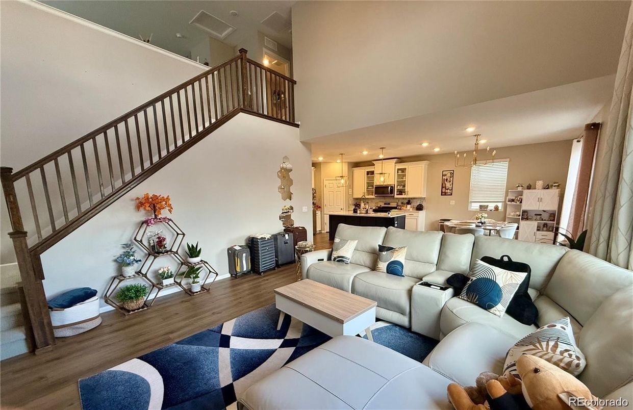 Dining room, Interior, Kitchen, Living room, Pendant Lights, Recessed Lighting, Wood Texture Flooring