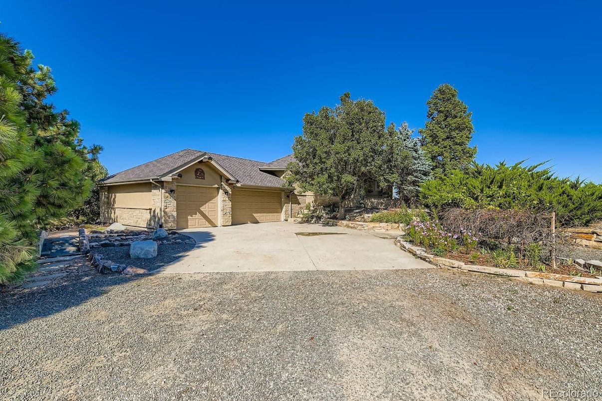 Backyard, Detached Garage, Exterior