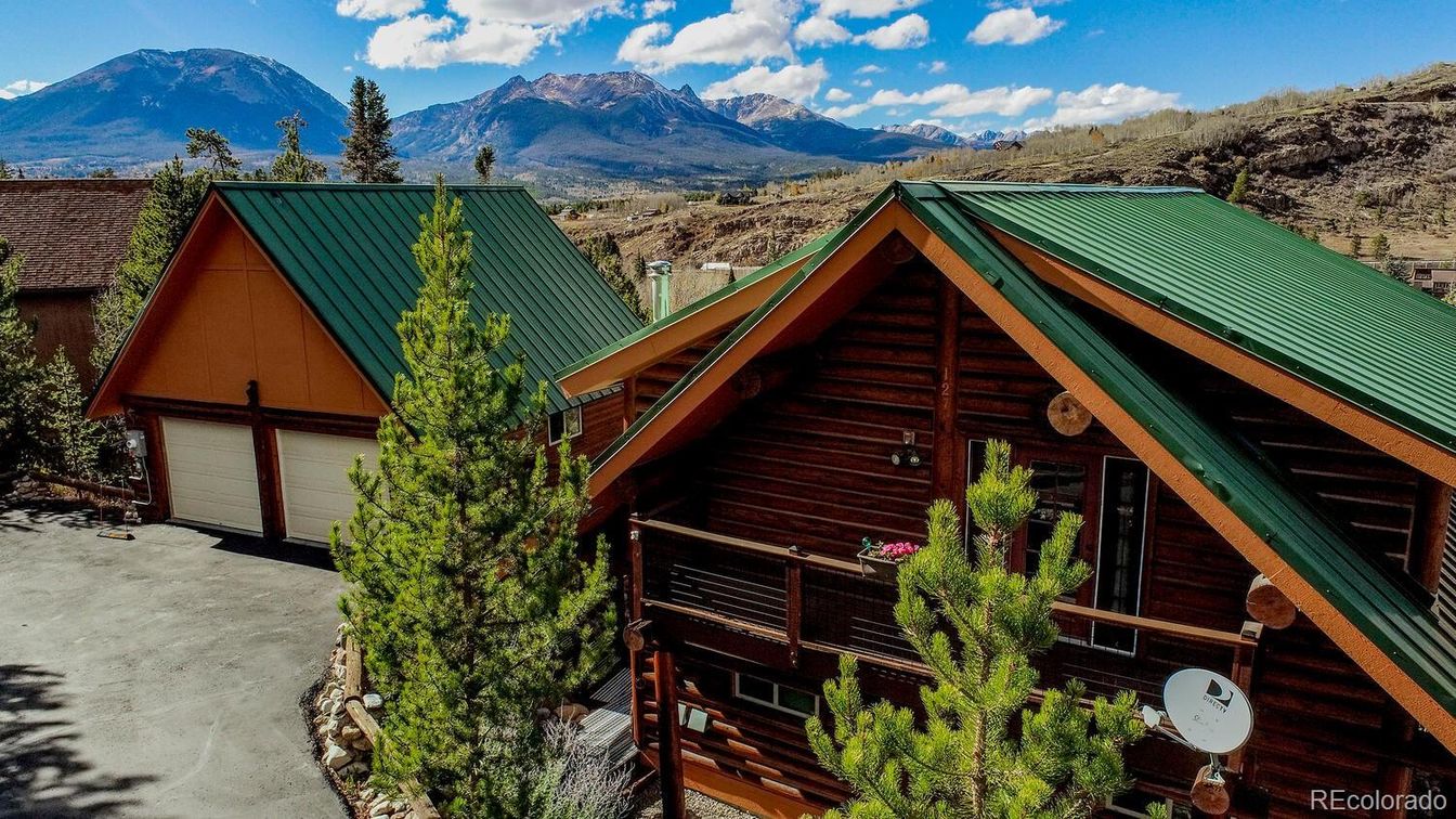 Attached, Exterior, Facade, Log Home