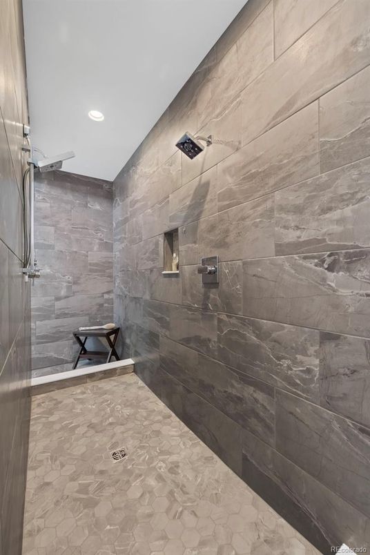 Bathroom, Interior, Recessed Lighting