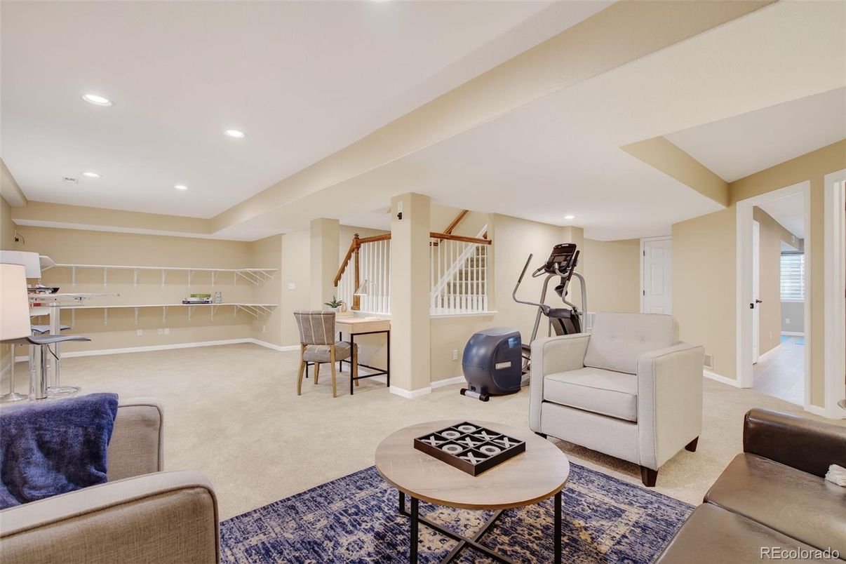 Fitness Equipment, Interior, Living room, Recessed Lighting