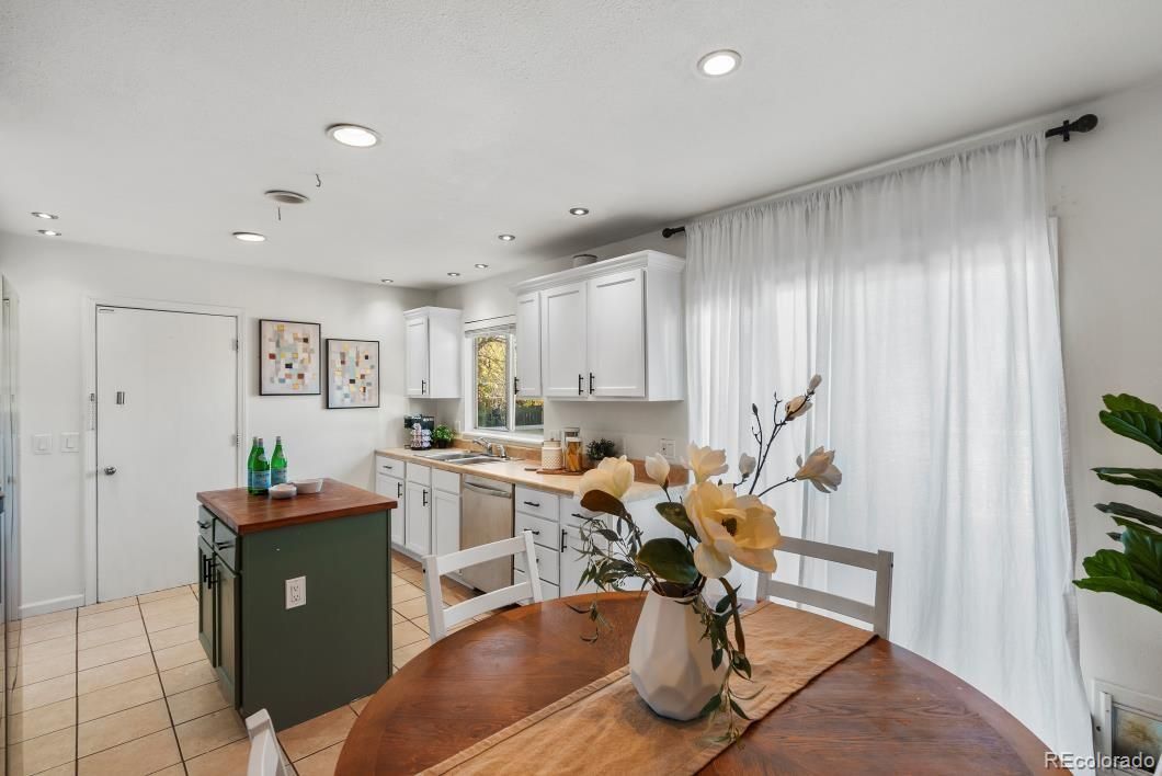 Interior, Kitchen, Recessed Lighting