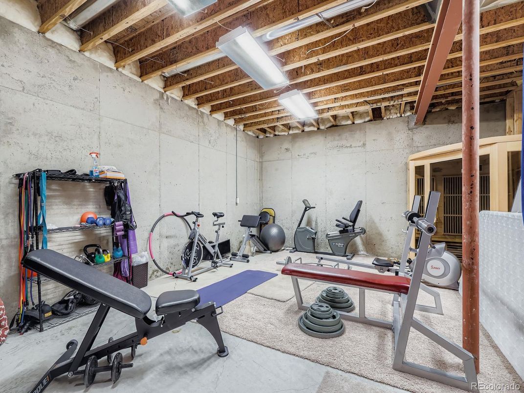 Fitness Equipment, Interior, Wooden Beams