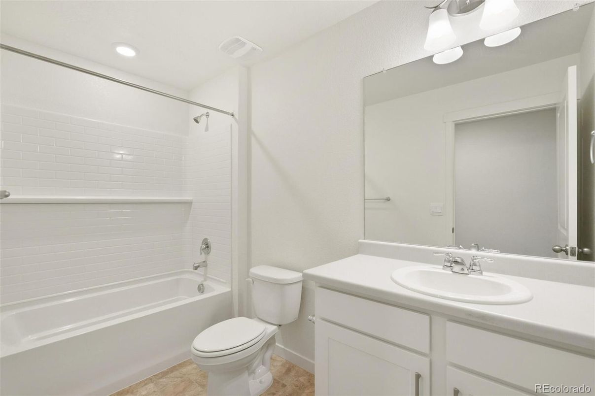 Bathroom, Interior, Recessed Lighting