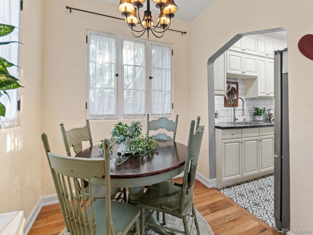 Chandelier, Dining room, Interior, Kitchen, Wood Texture Flooring