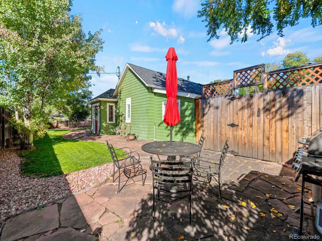 Backyard, Exterior