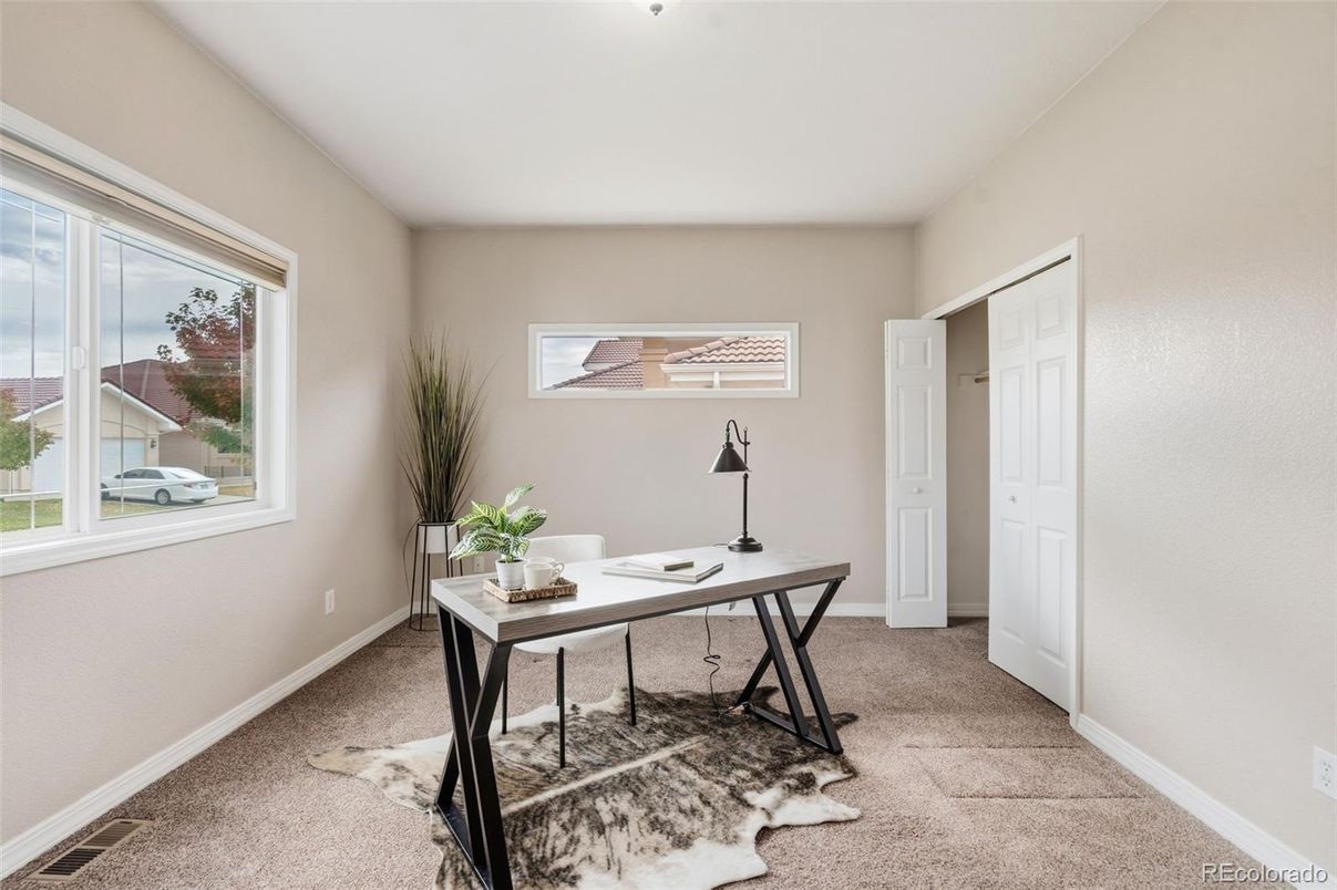 Home Office, Interior