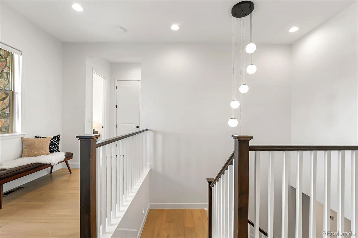 Interior, Pendant Lights, Recessed Lighting, Wood Texture Flooring