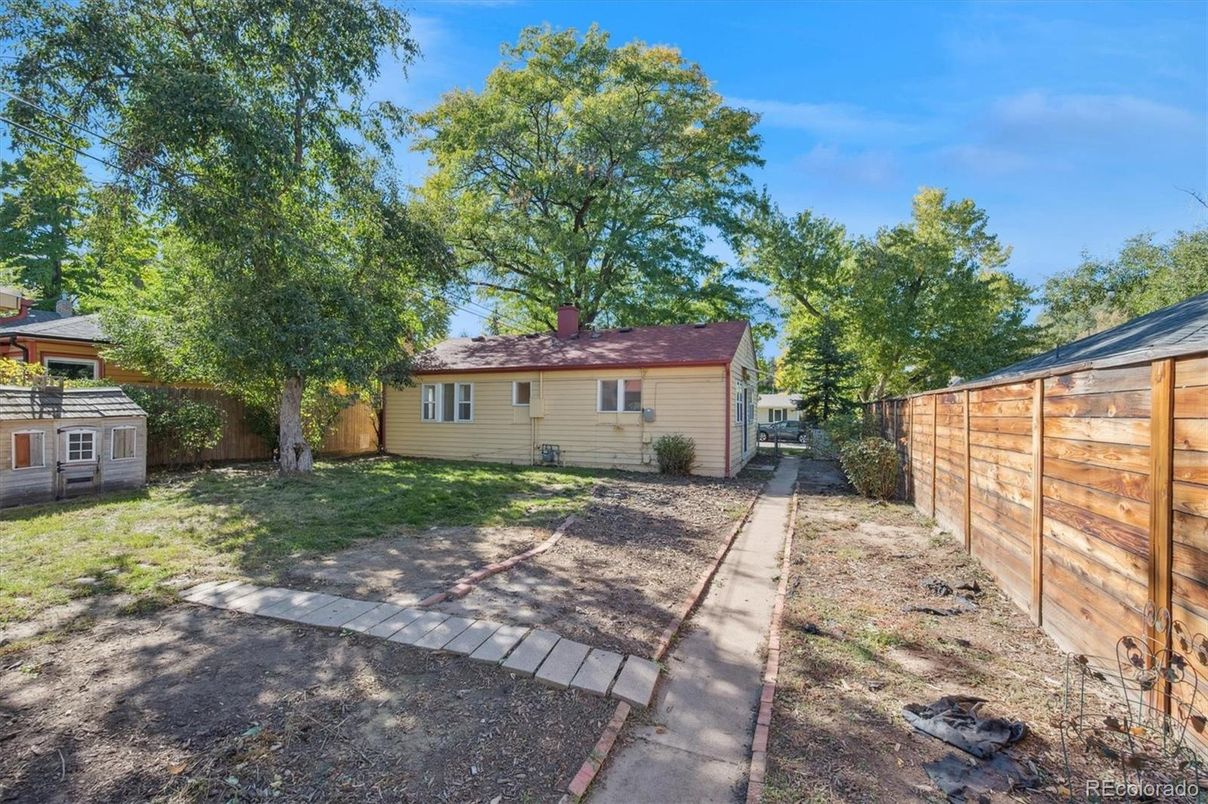 Backyard, Exterior