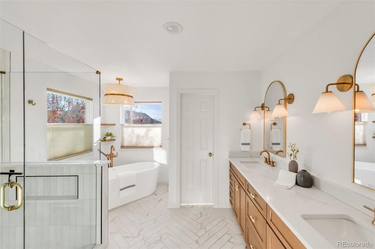 Bathroom, Dual Sink Vanities, Free Standing Baths, Glass Shower, Interior, Marble