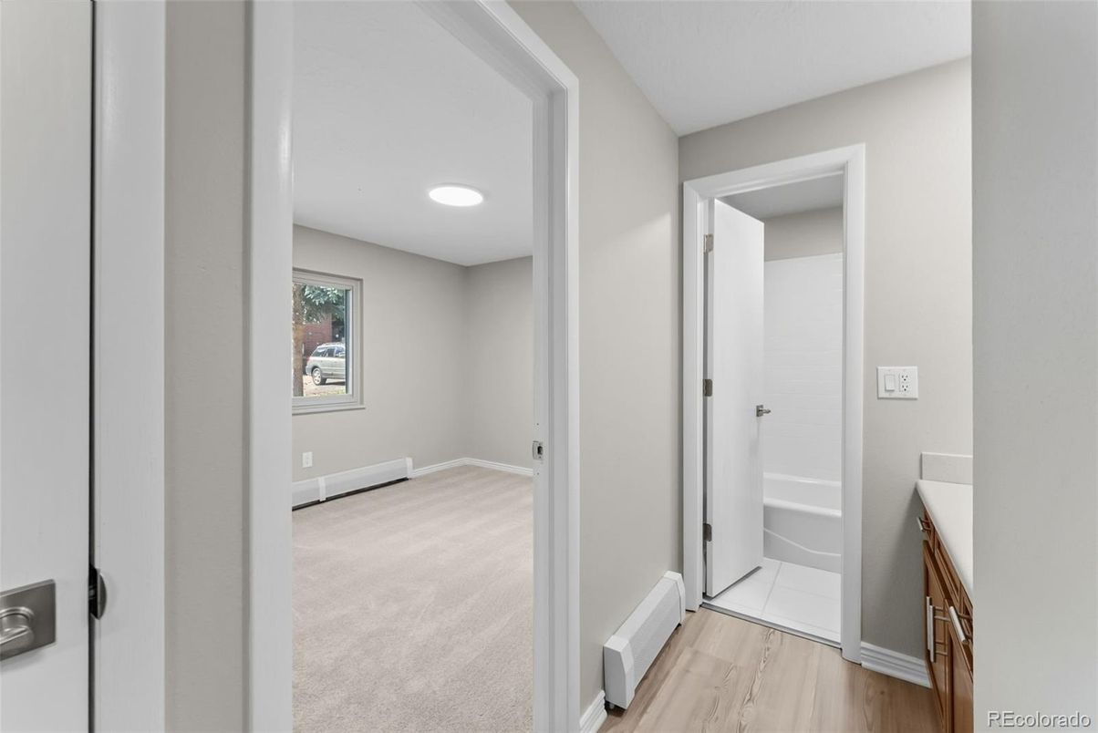 Interior, Recessed Lighting, Wood Texture Flooring