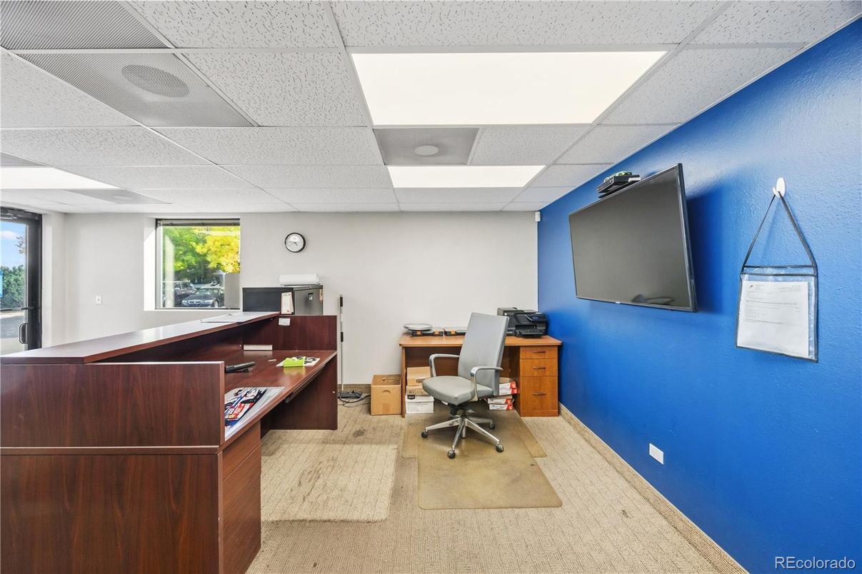 Home Office, Interior