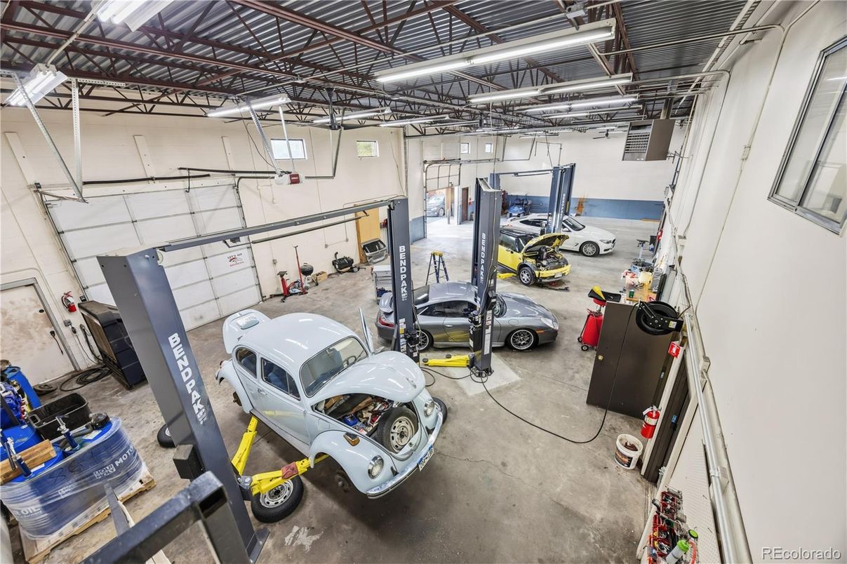 Garage, Interior