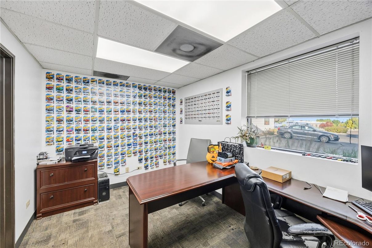 Home Office, Interior