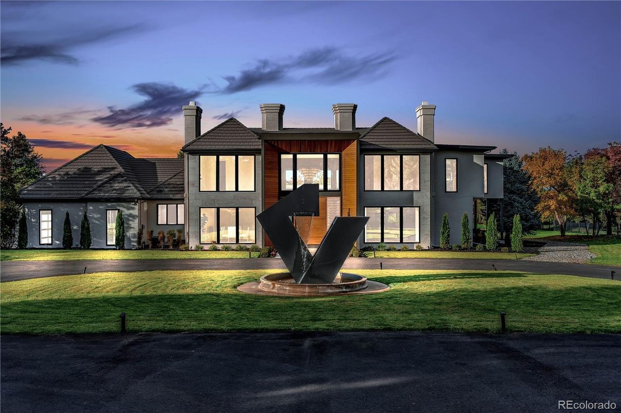 Backyard, Exterior, Facade, Modern