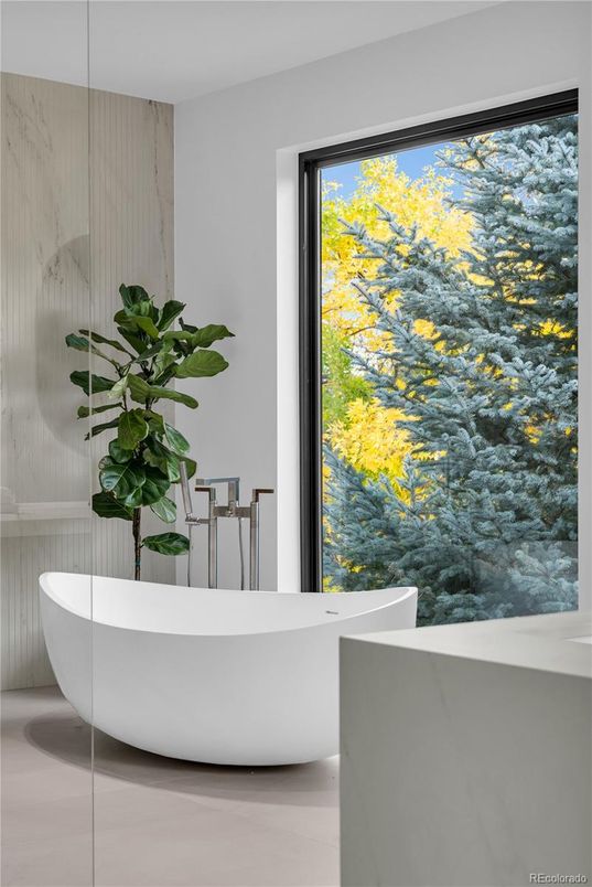 Bathroom, Free Standing Baths, Interior