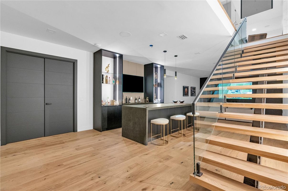 Interior, Pendant Lights, Recessed Lighting, Wood Texture Flooring