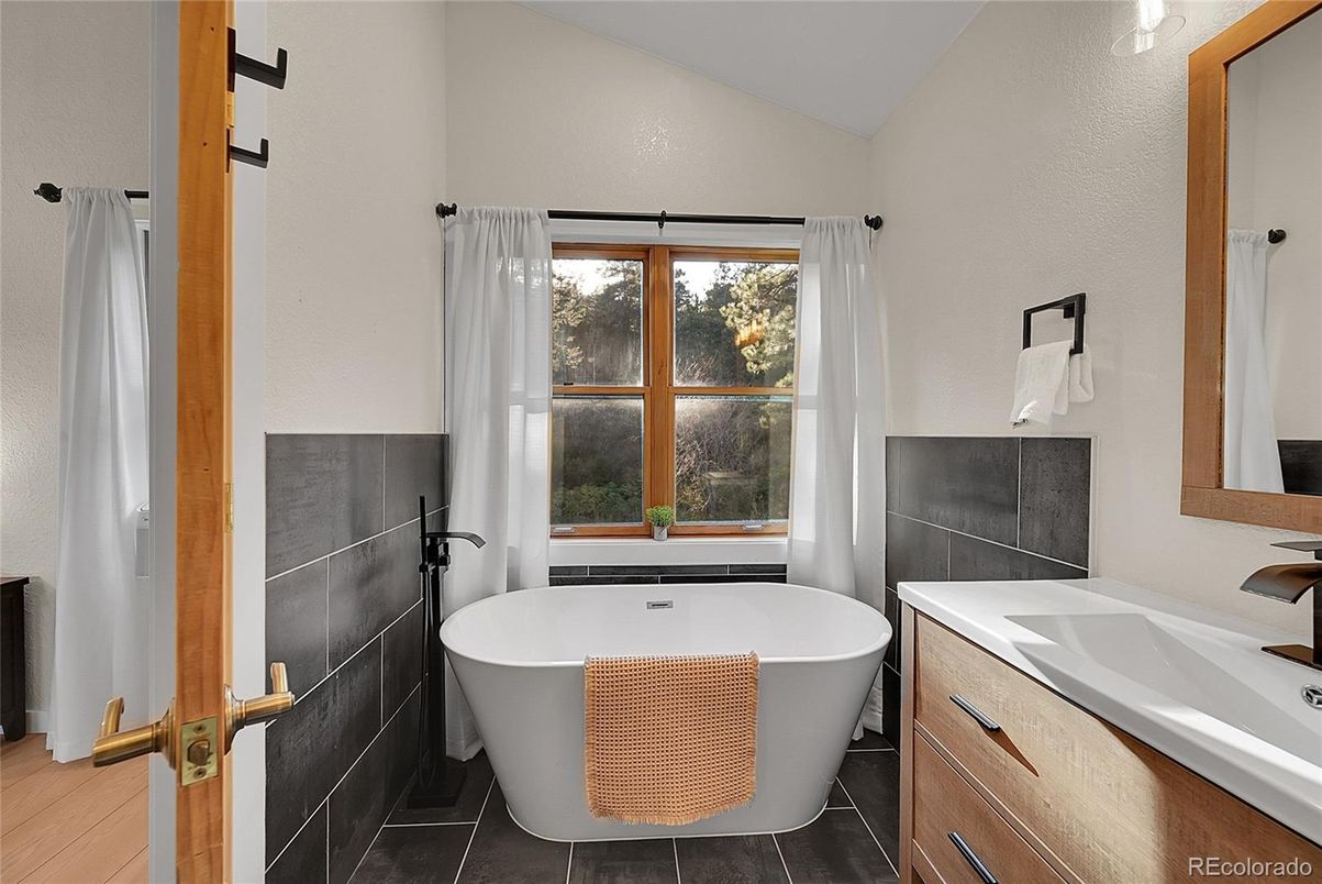 Bathroom, Free Standing Baths, Interior