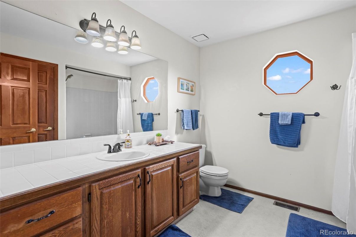 Bathroom, Interior, Tile Countertops