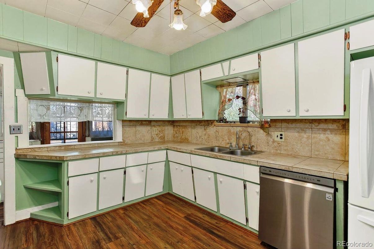 Interior, Kitchen, Wood Texture Flooring