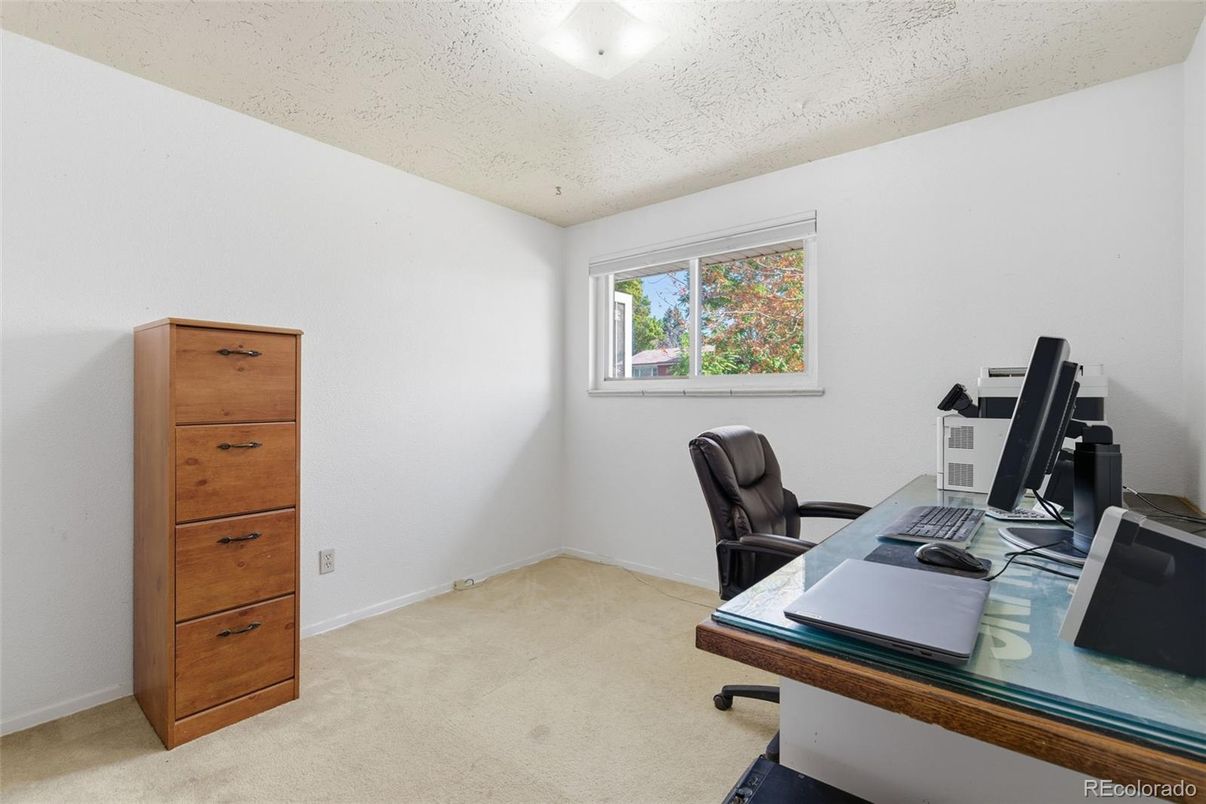 Home Office, Interior