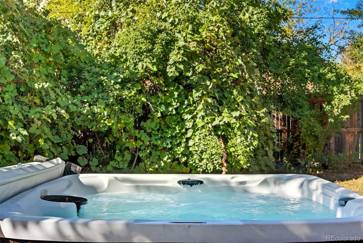 Exterior, Hot Tub