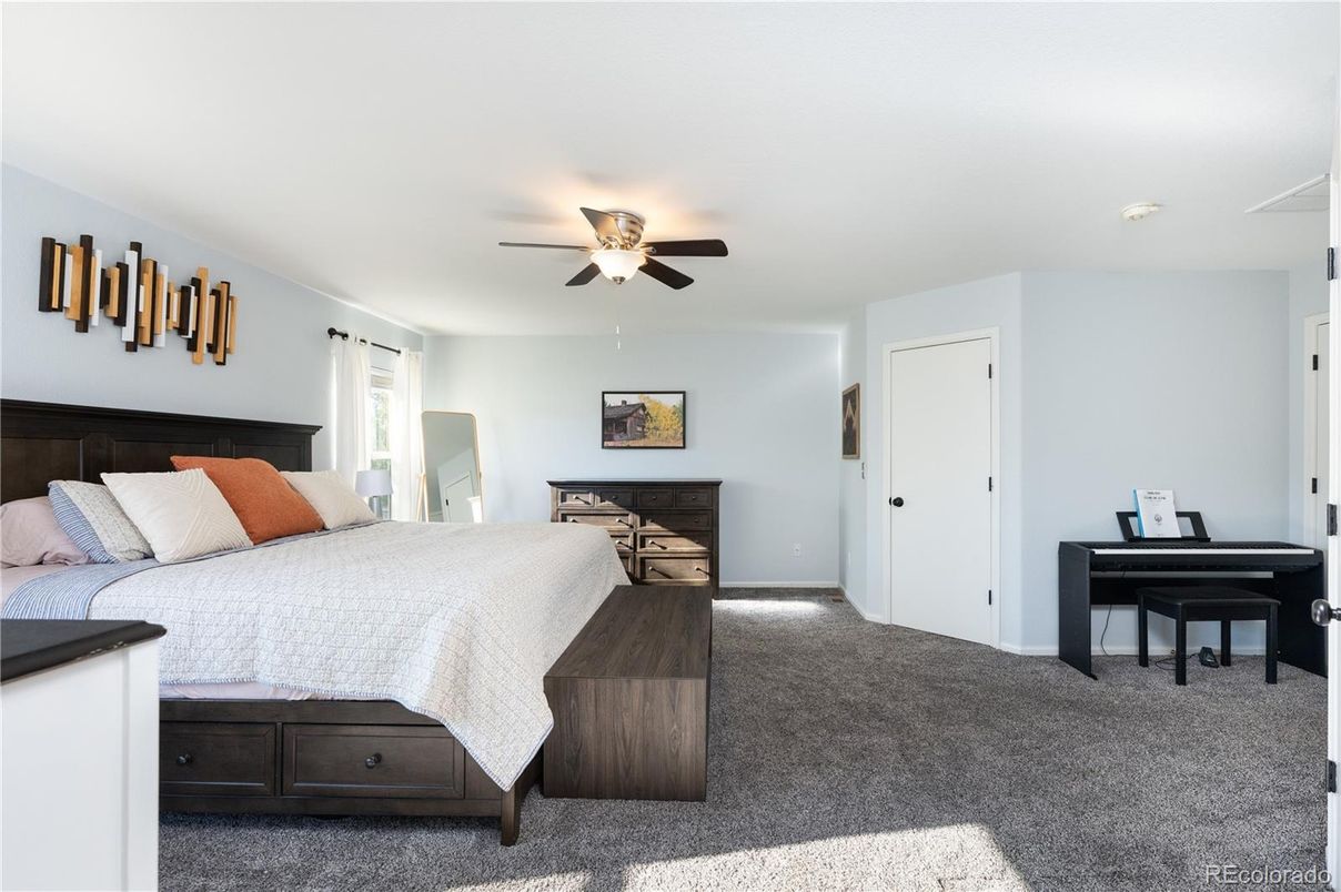 Bedroom, Interior, Piano