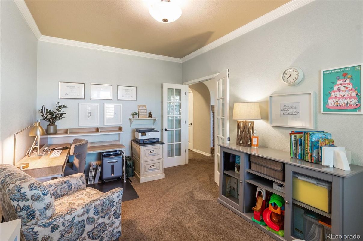 Home Office, Interior