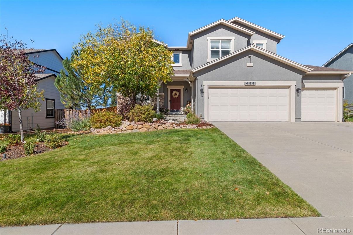 Attached, Exterior, Facade, American Craftsman