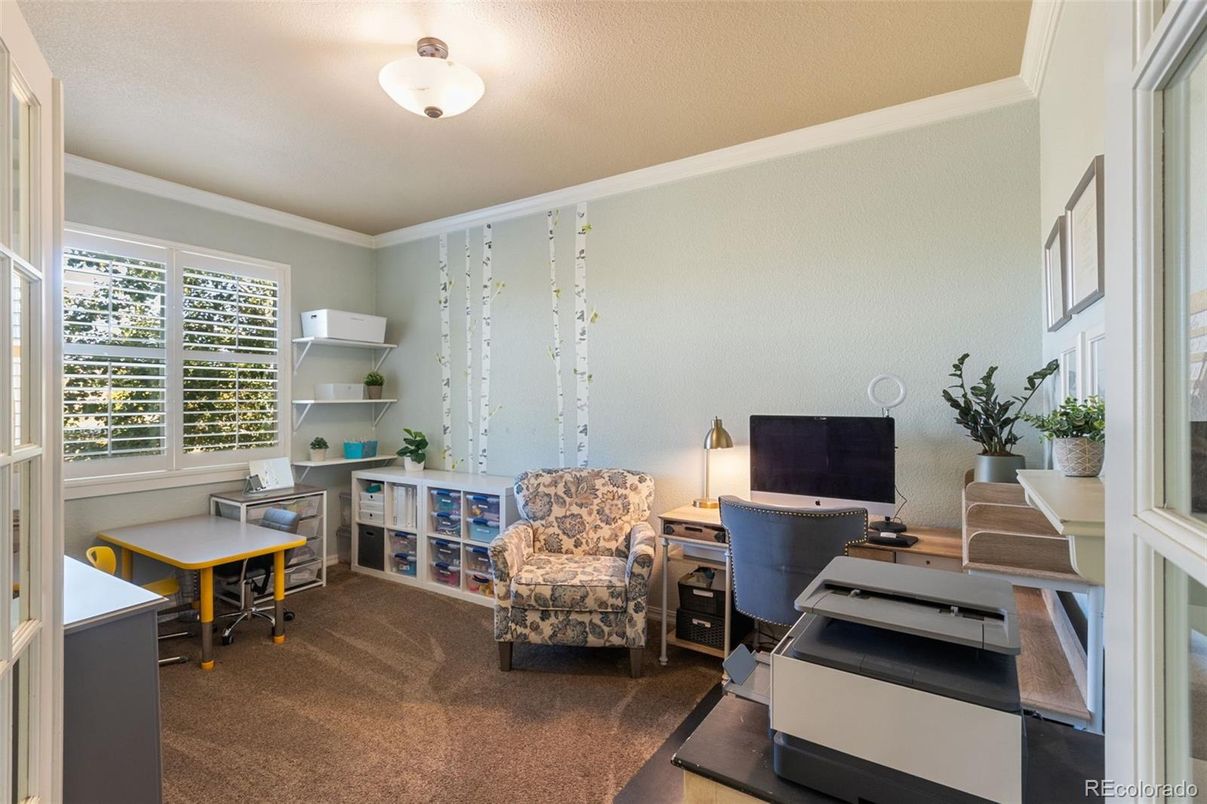 Home Office, Interior