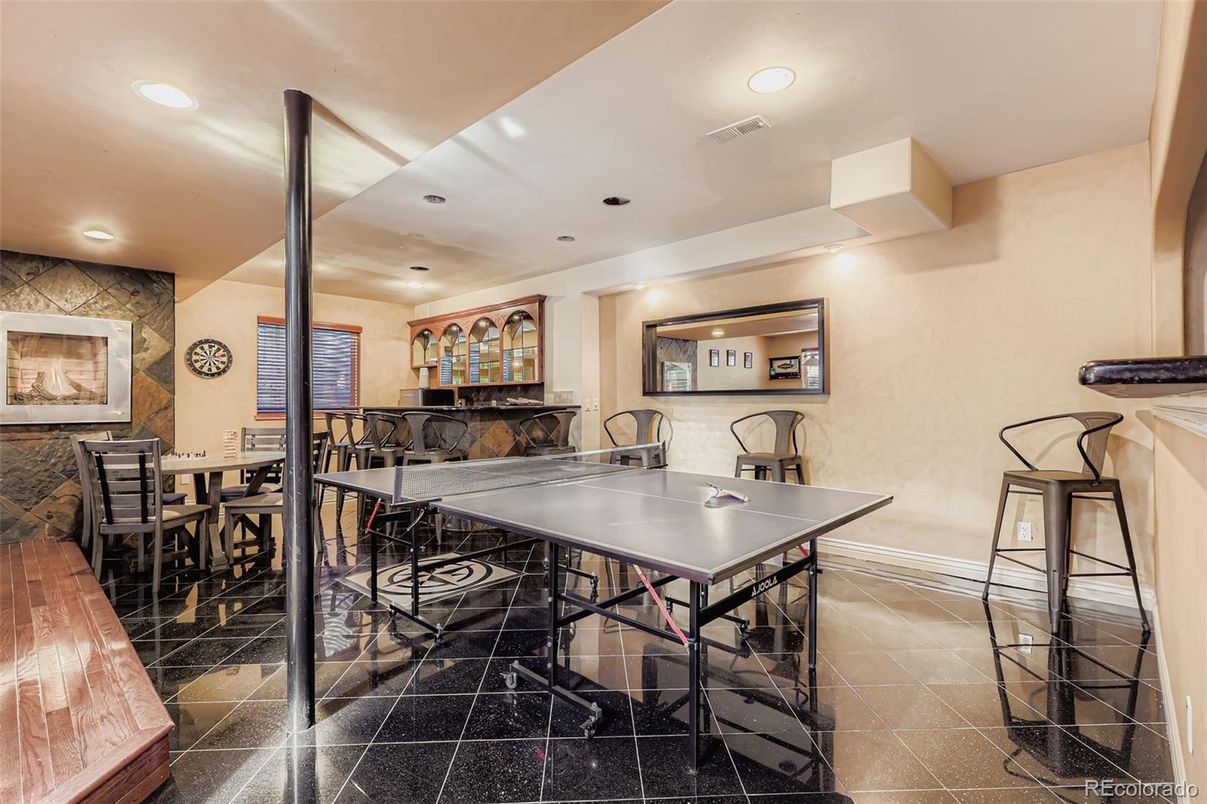 Game Room, Interior, Recessed Lighting