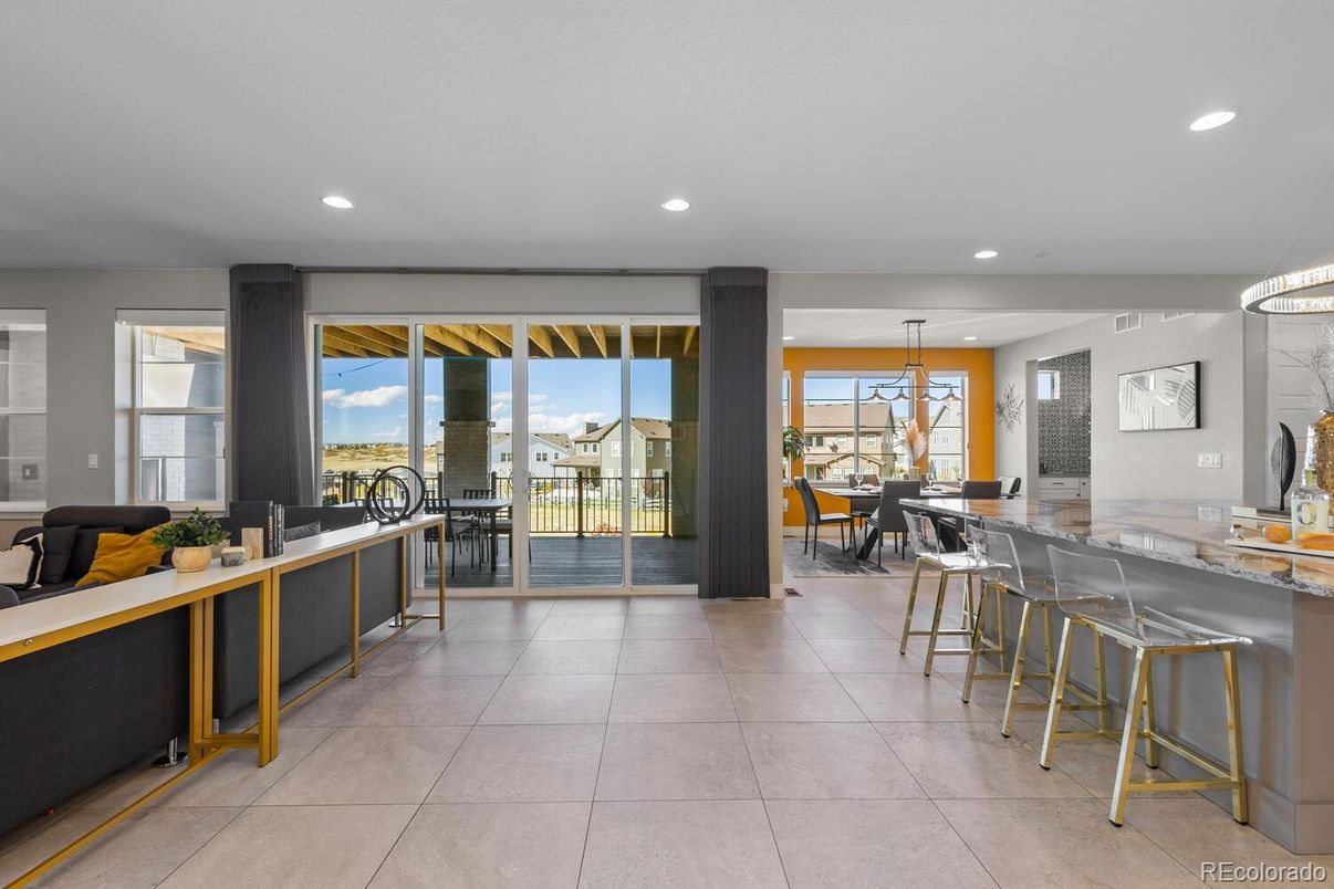 Dining room, Interior, Pendant Lights, Recessed Lighting, Water