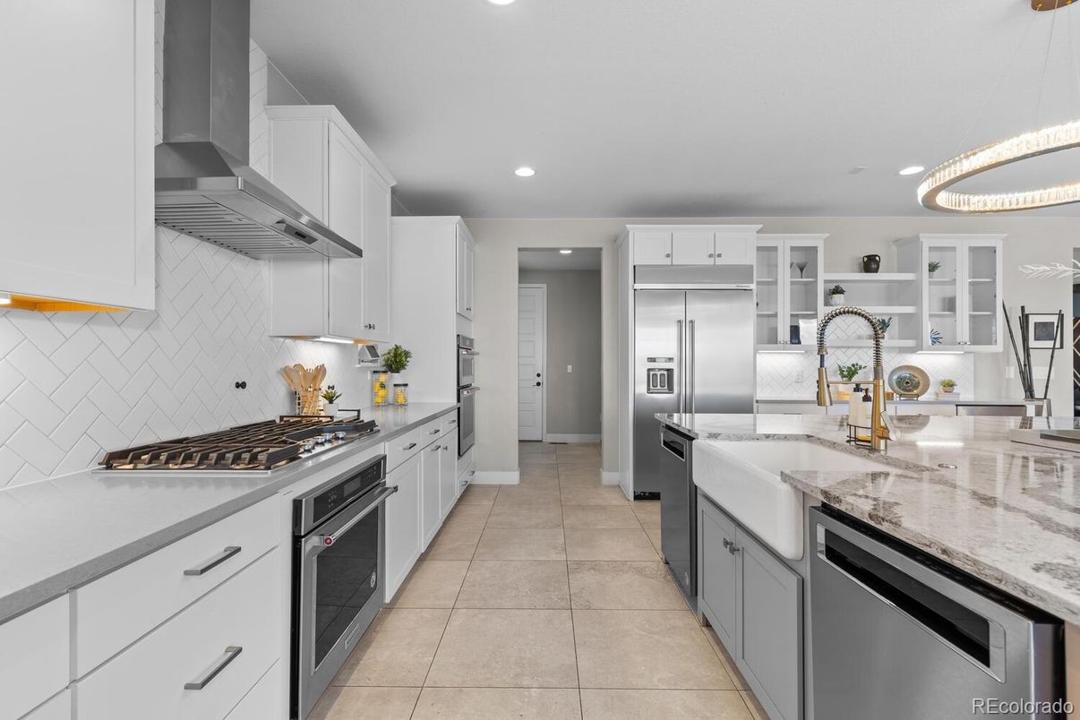 Interior, Kitchen, Pendant Lights, Recessed Lighting, Stainless Steel Appliances