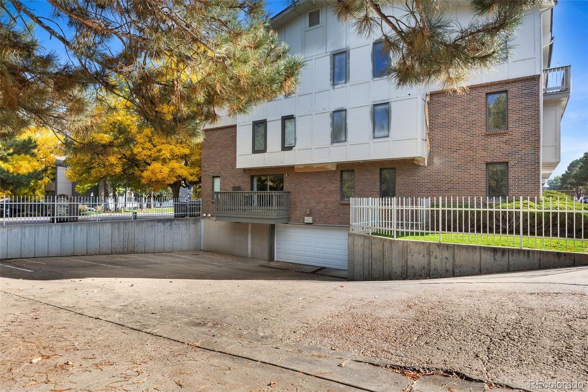 Attached, Exterior, Facade, Brick Facade, Modern