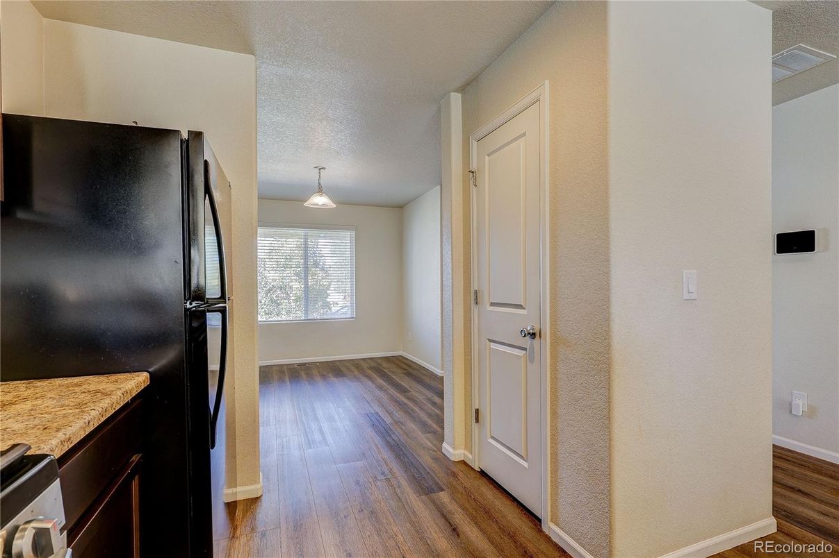 Interior, Pendant Lights, Wood Texture Flooring