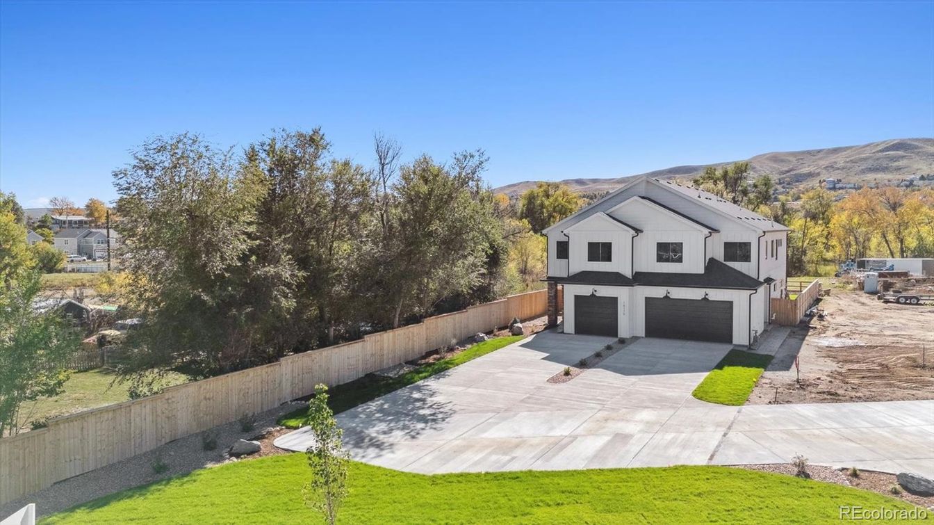 Backyard, Detached Garage, Exterior