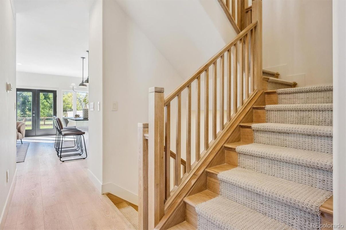 Interior, Pendant Lights, Wood Texture Flooring