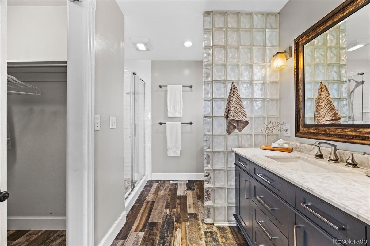 Bathroom, Interior, Recessed Lighting, Wood Texture Flooring