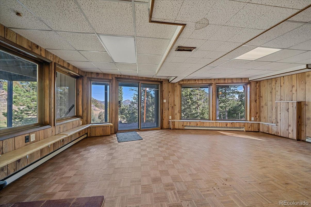 Empty room, Interior, Wood Texture Flooring, Wooden Walls