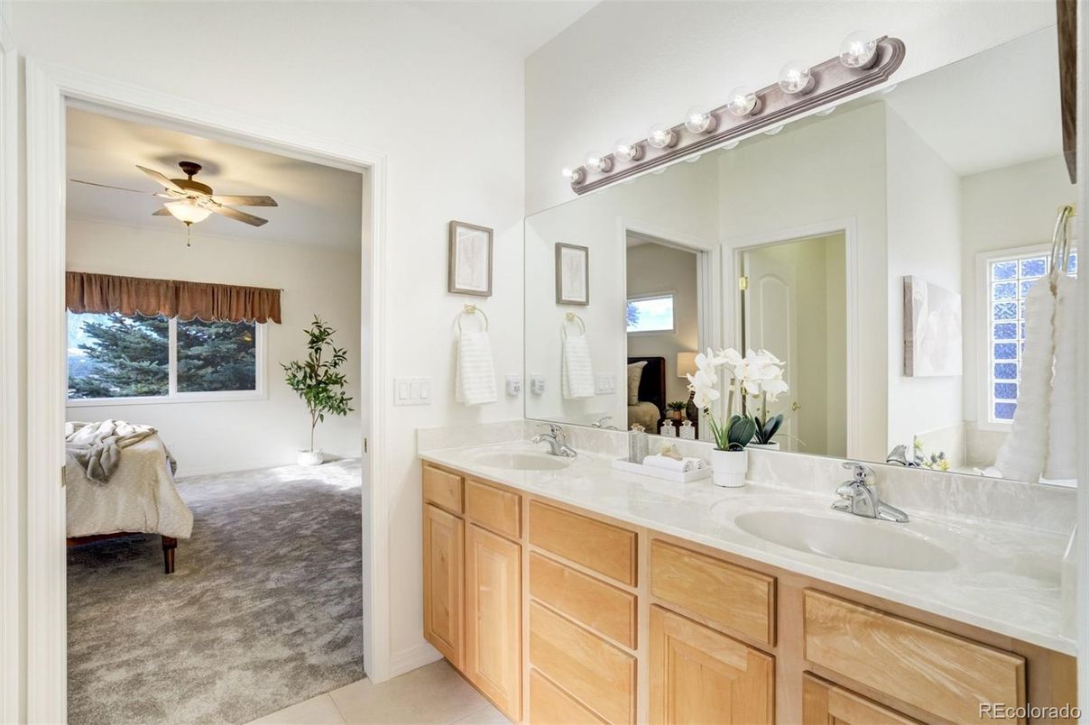 Bathroom, Dual Sink Vanities, Interior