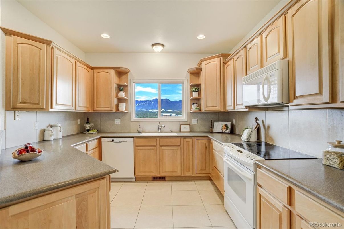 Interior, Kitchen, Recessed Lighting