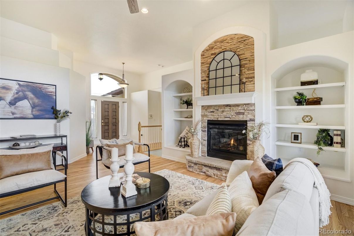 Fireplace, Interior, Living room, Pendant Lights, Recessed Lighting, Wood Texture Flooring