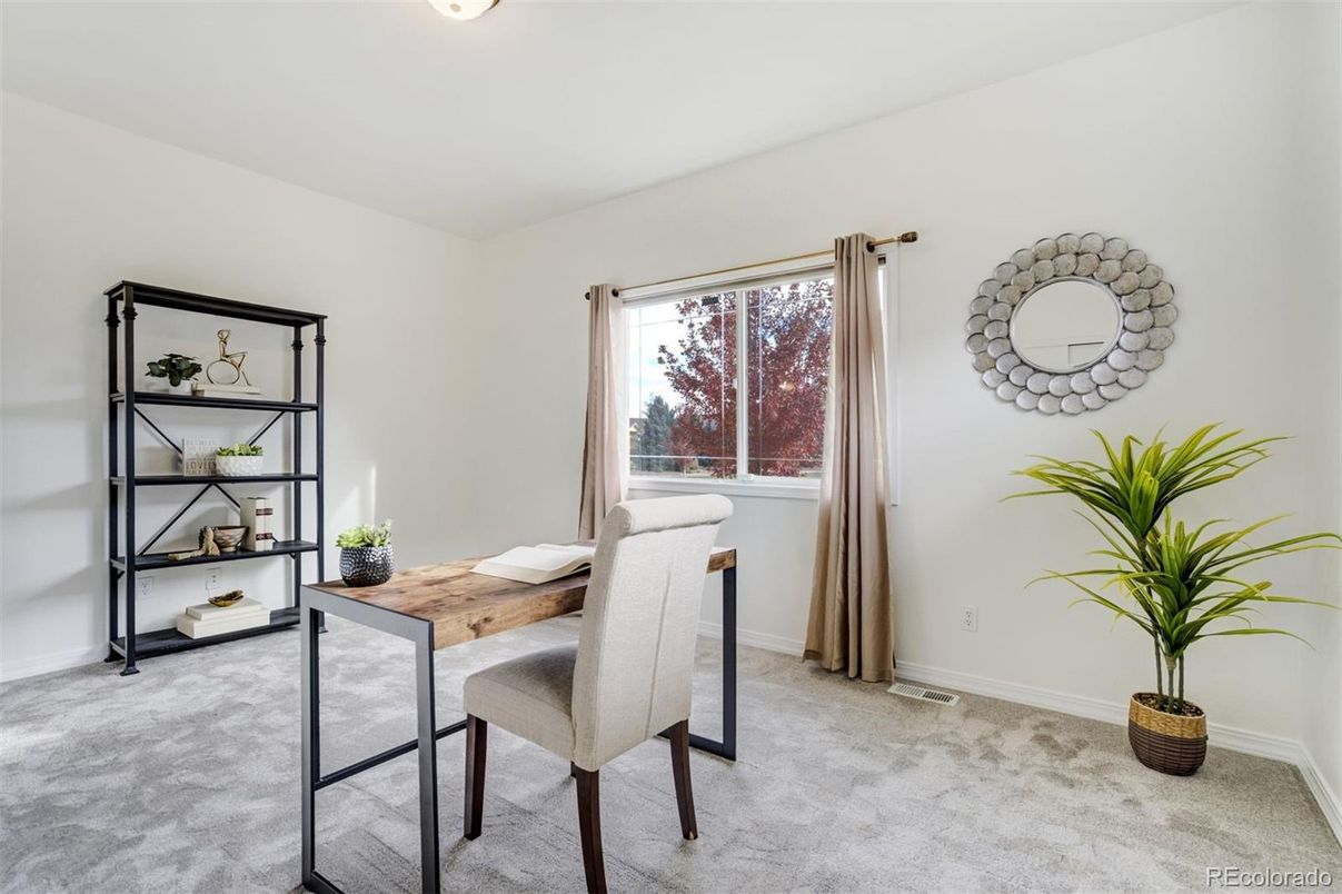 Home Office, Interior