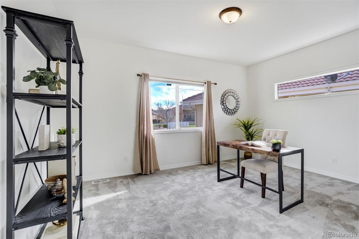 Home Office, Interior