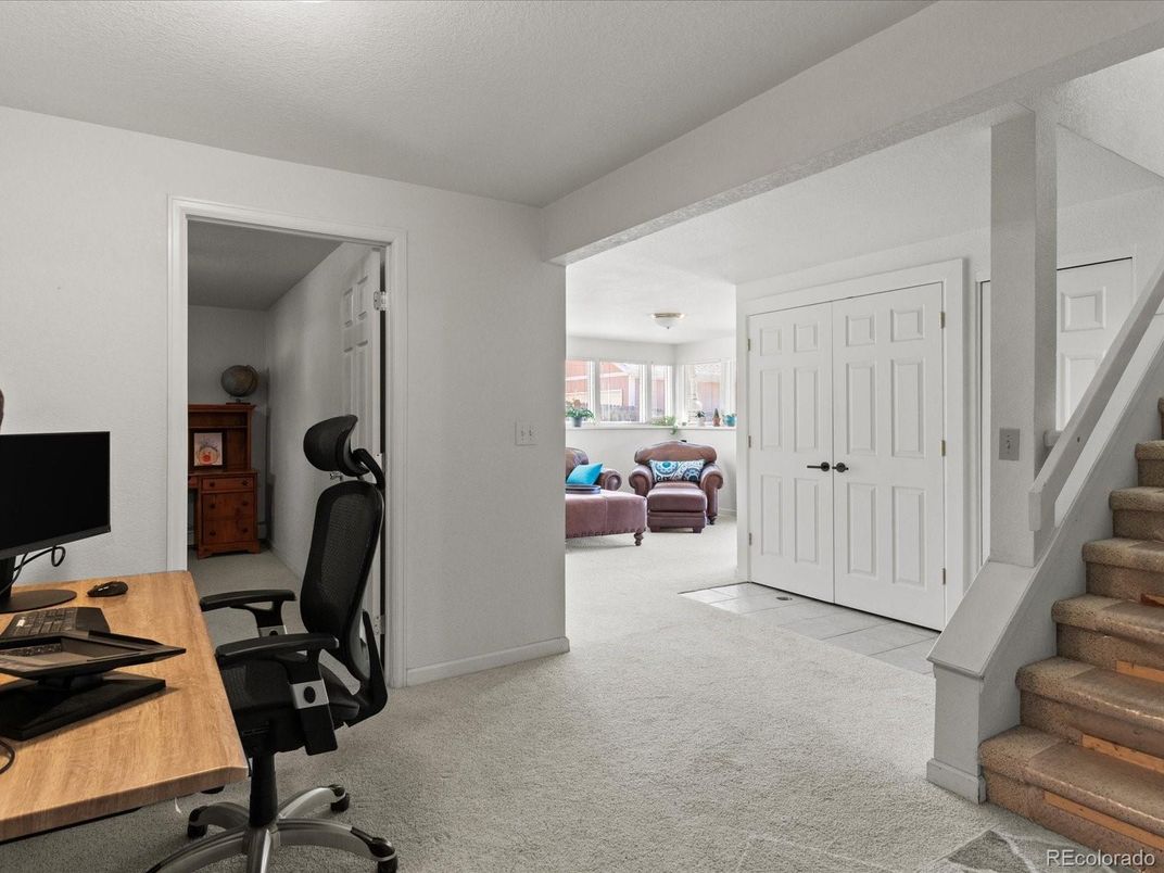 Home Office, Interior